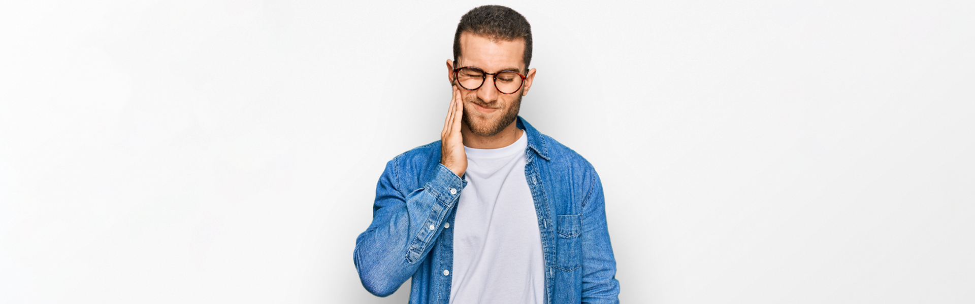 Is severe toothache a dental emergency?